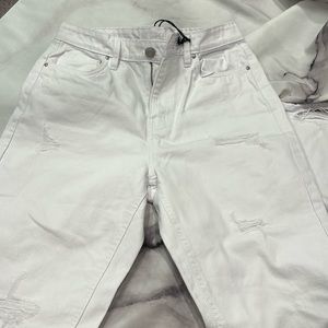 NWT white ripped boyfriend jeans